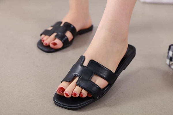 TB Classic Flat Sandals